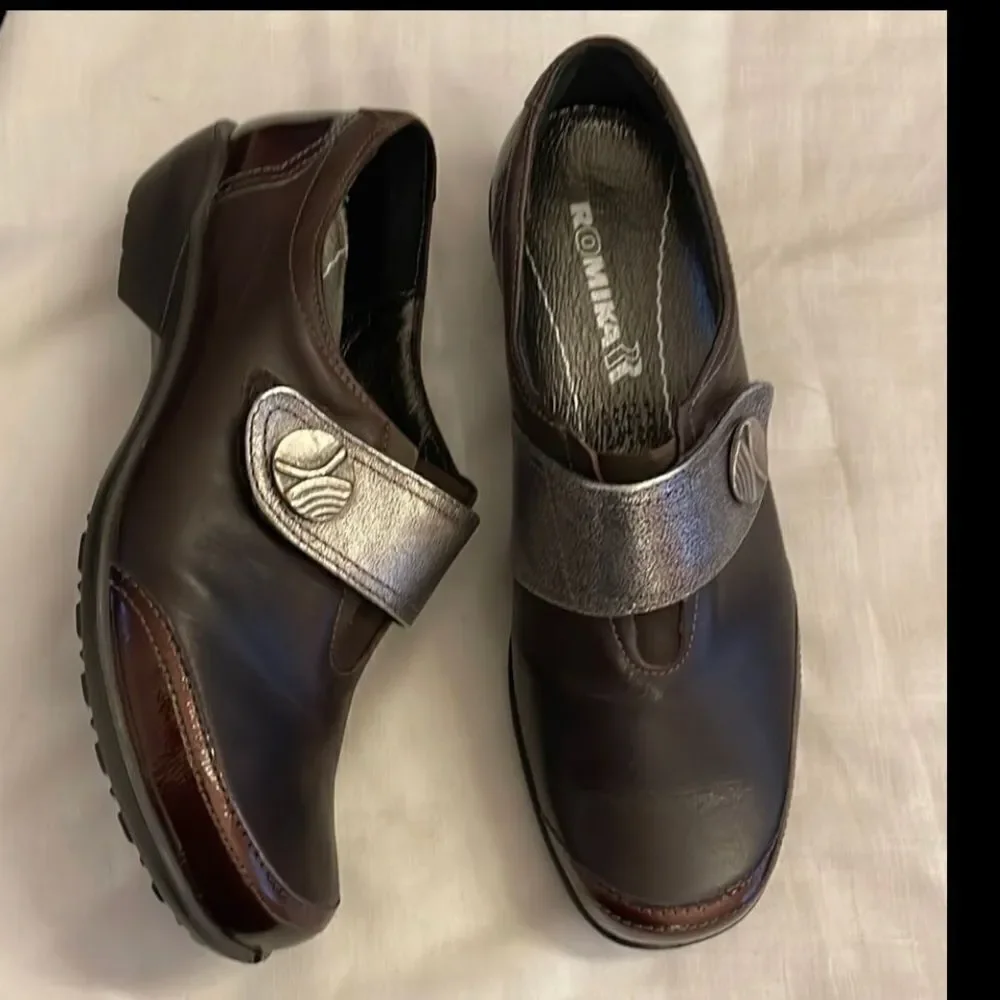 ROMIKA LEATHER MOCHA, PEWTER AND COPPERY BROWN BACK AND FRONT TOE SHOES.   NEW
